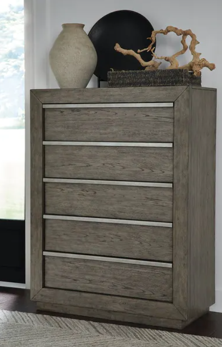 CLEARANCE! Anibecca queen bed with chest