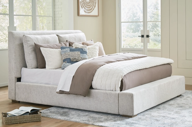 CLEARANCE! Cabalynn king bedroom set with upholstered bed