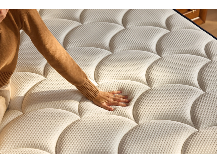 Hybrid Classic Mattress by DreamCloud